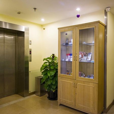 Home Inn Shanghai Lujiabang Road Metro Station Buitenkant foto